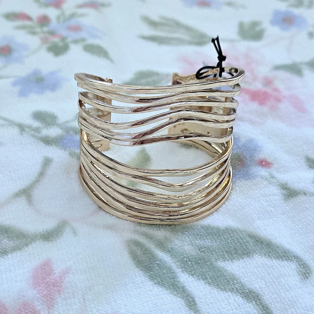 Robert Lee Morris Layered Gold💛 Wire Cuff Bracelet